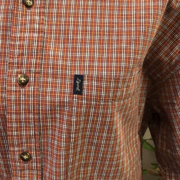 IZOD mans LG button down shirt - Picture 2 of 5